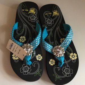 Size 8 Bling flip flops